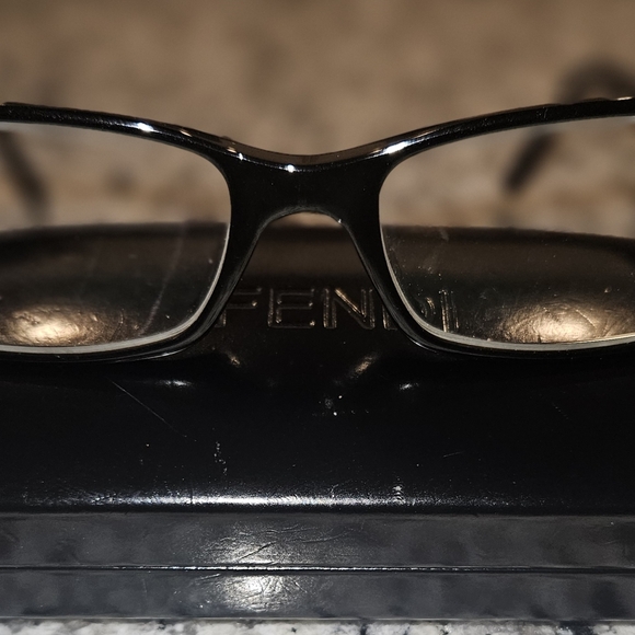 Fendi Black Modern Rectangular Glasses - Picture 4 of 4